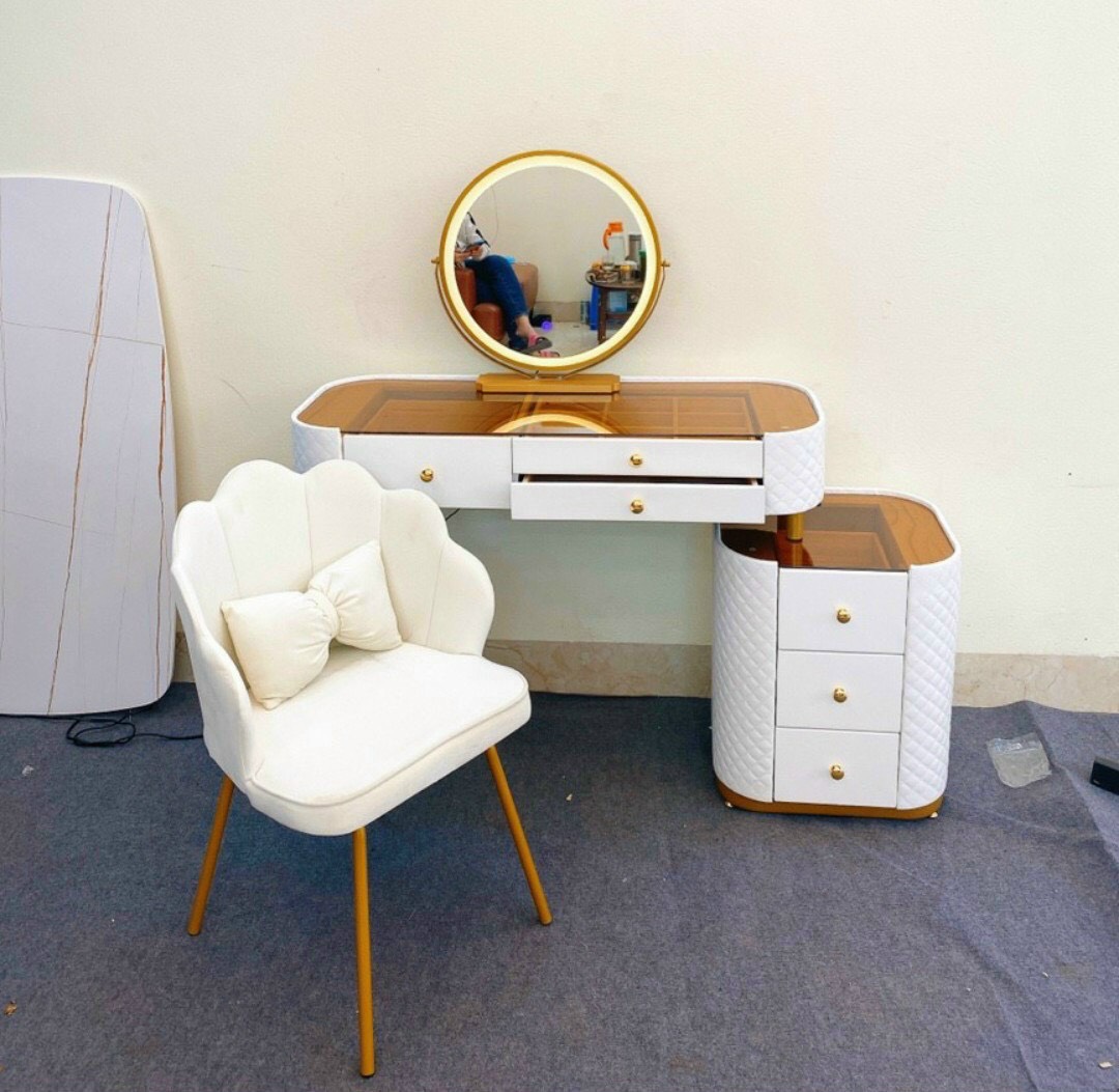 Bàn trang điểm kèm ghế nhập khẩu giá tốt GK03