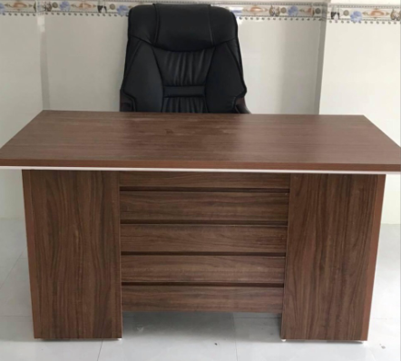 Bàn Giám Đốc PT102