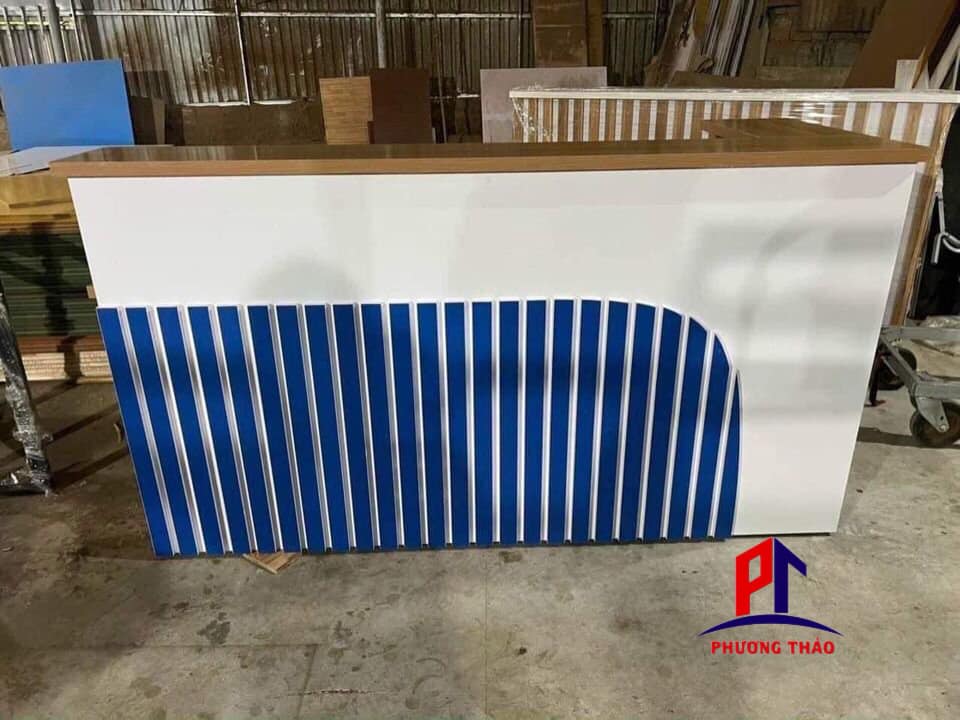 Quầy lễ tân L PT1088