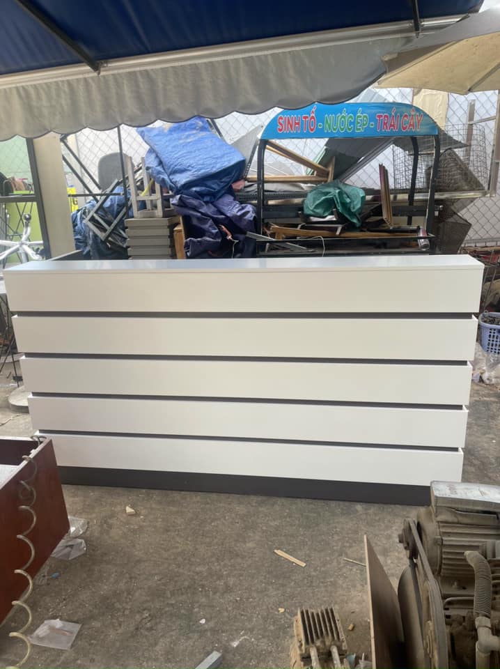 Quầy lễ tân đơn giản sang trọng PT1091