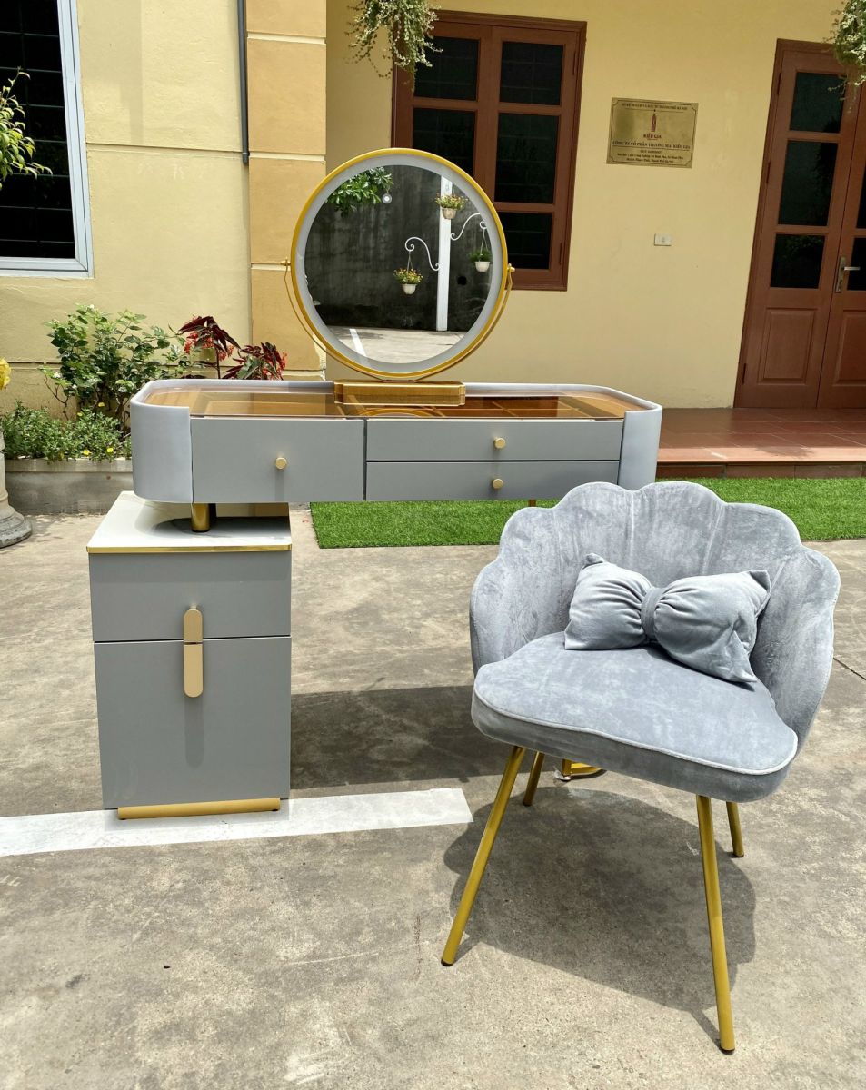 Bàn phấn nhập  khẩu PT 02