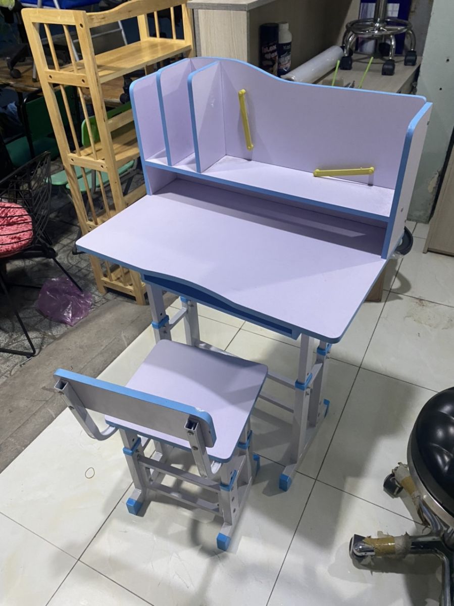 Bộ BÀN HỌC SINH DÀNH CHO TIỂU HỌC CÓ ĐÈN