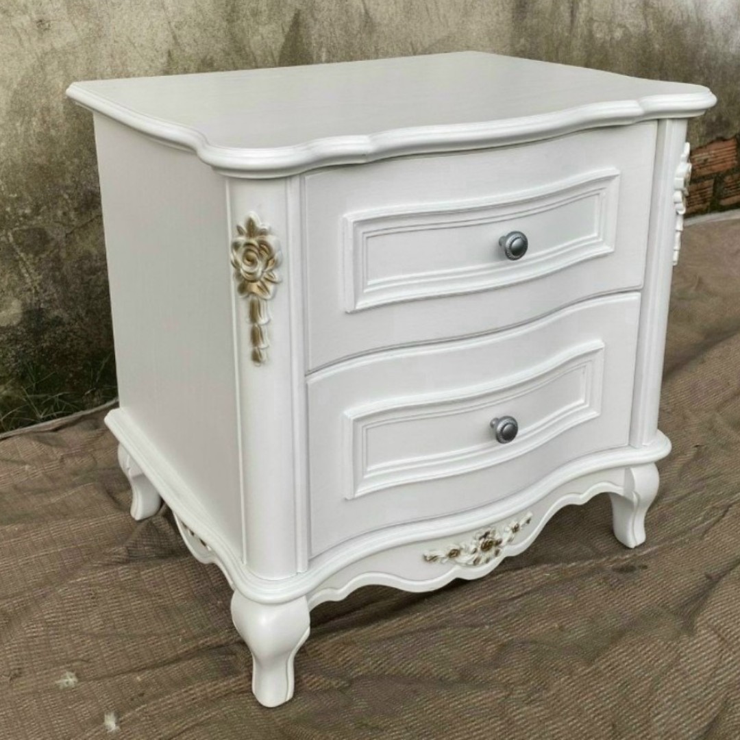 tủ đầu giường tân cổ điển