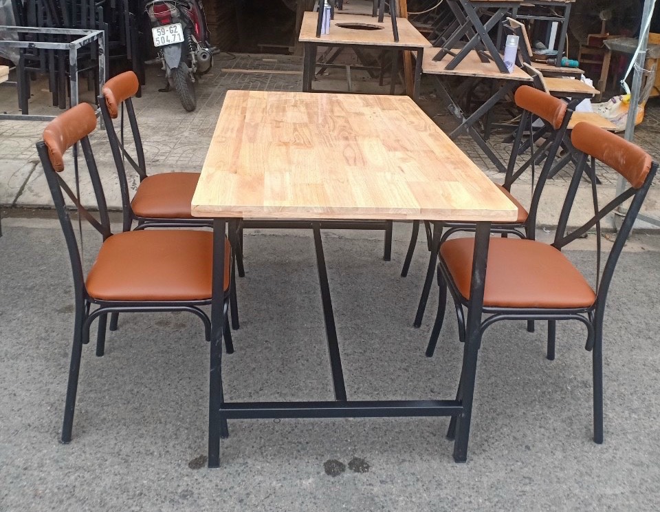 bộ quán nhậu ghế sắt bọc niệm lưng tựa x