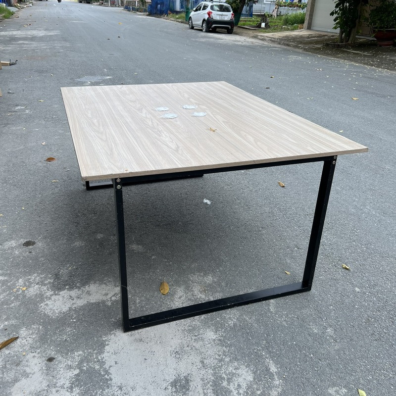 Thanh lý bàn làm việc nhóm  ,bàn họp1mx2m mới 98% giá rẻ