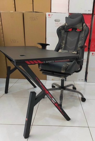 Bàn gaming chữ Y mặt cacbon