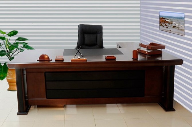 Bàn Giám Đốc PT011