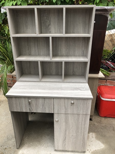 Thanh Lý Bàn Học Sinh Có Kệ Sách Mới 95%