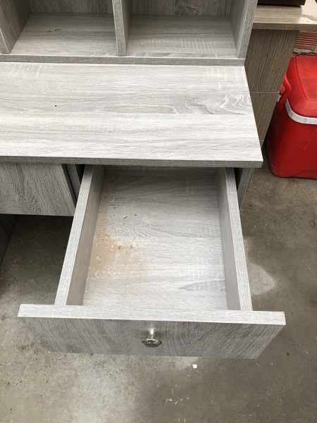 Thanh Lý Bàn Học Sinh Có Kệ Sách Mới 95%