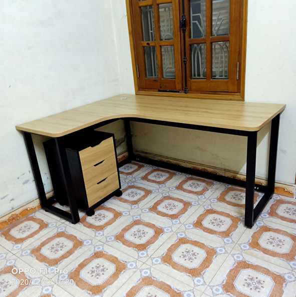Bàn làm việc chân sắt chữ L PT279