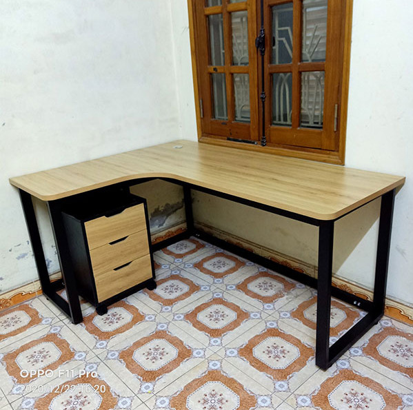 Bàn làm việc chân sắt chữ L PT279