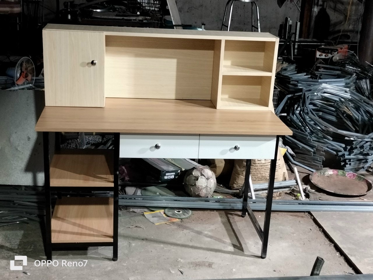 Bàn Học Có Kệ Sách