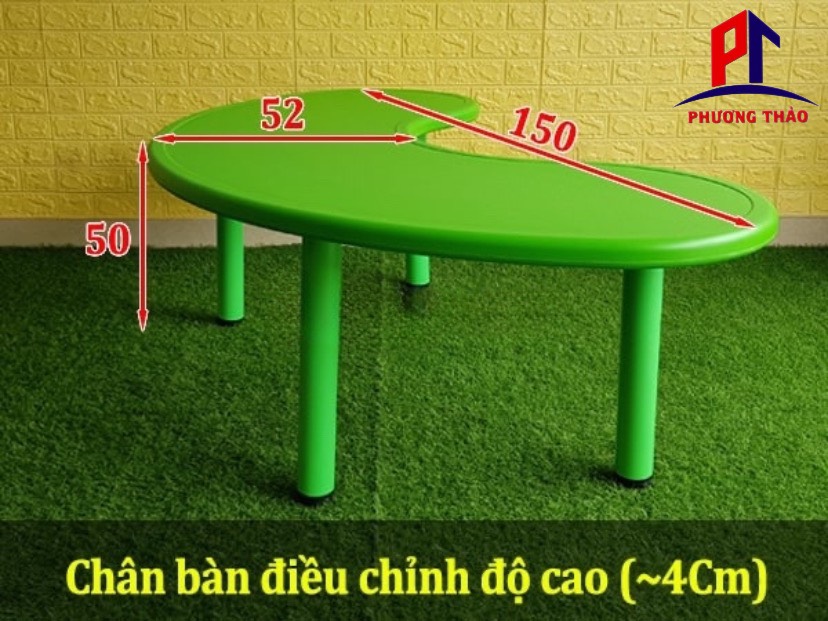 Bàn nhựa mầm non hình bán nguyệt