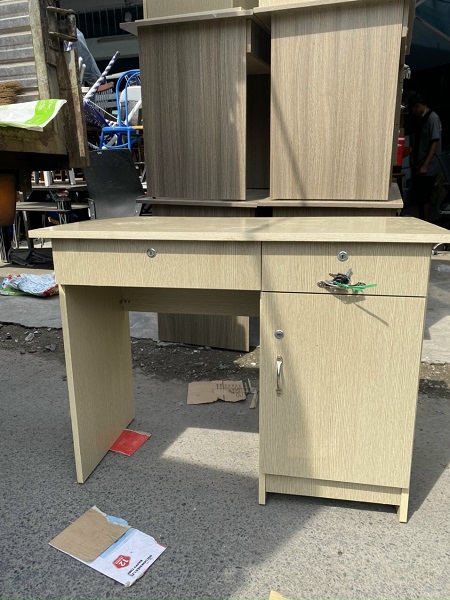 Bàn nhân viên 3 hộc PT18