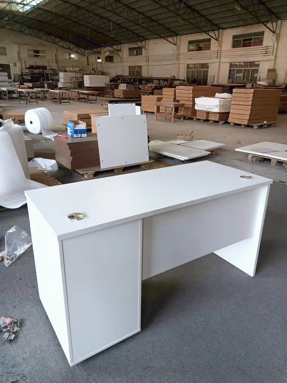 Bàn nhân viên TK08