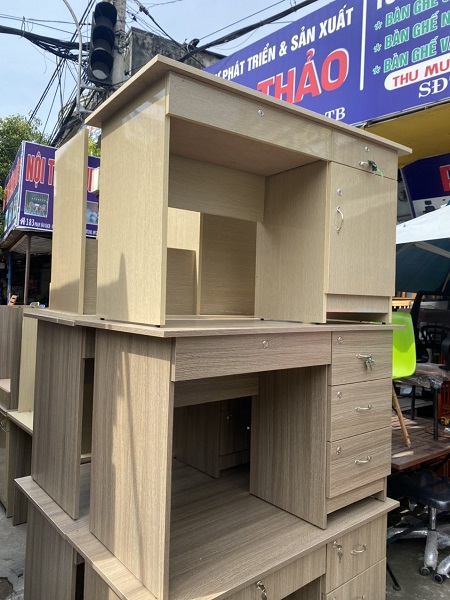 Bàn nhân viên 3 hộc PT18