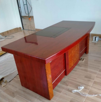 Bàn giám đốc PT014