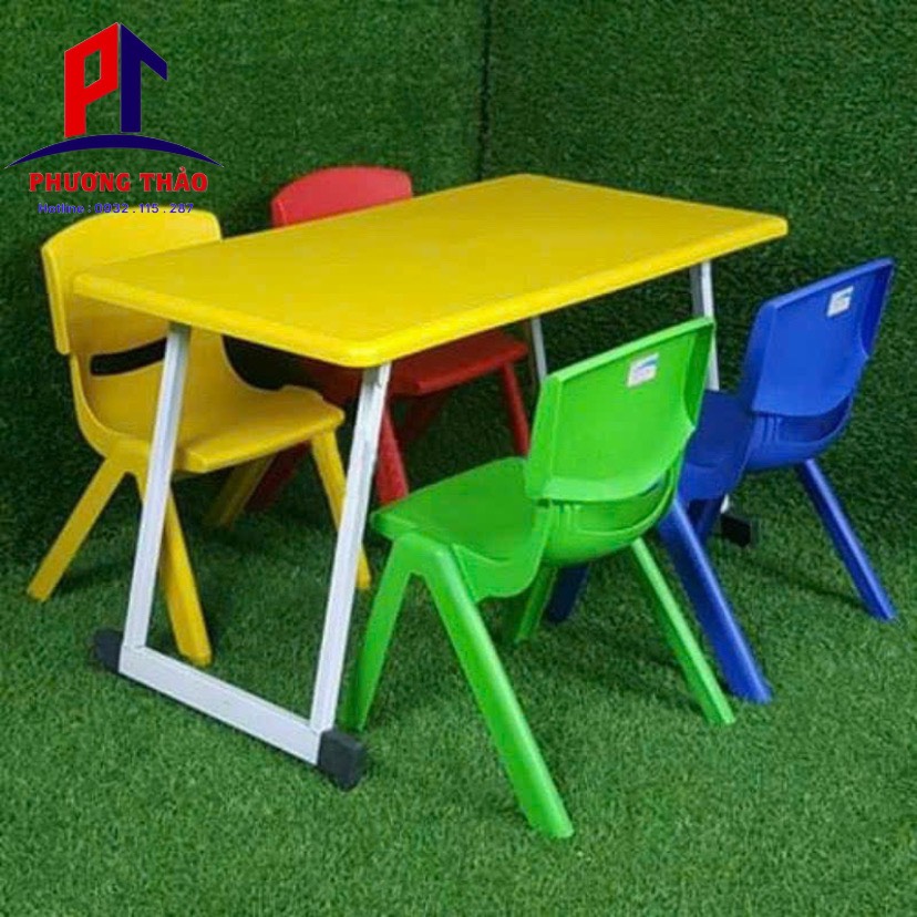 Bàn mầm non chân gấp mặt nhựa