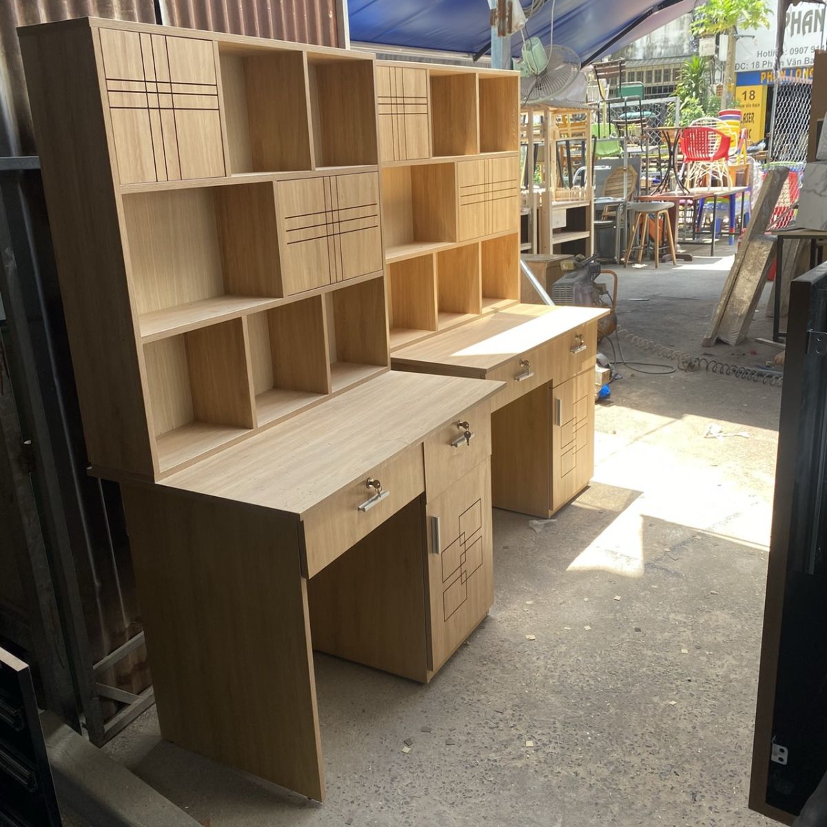 BÀN HỌC , BÀN LÀM VIỆC CÓ KỆ