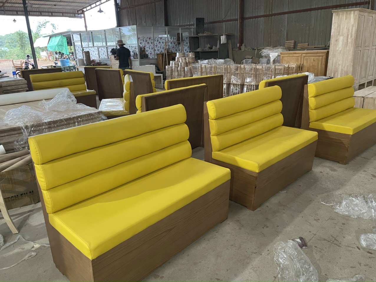 SOFA BĂNG CAFE DỰA TƯỜNG