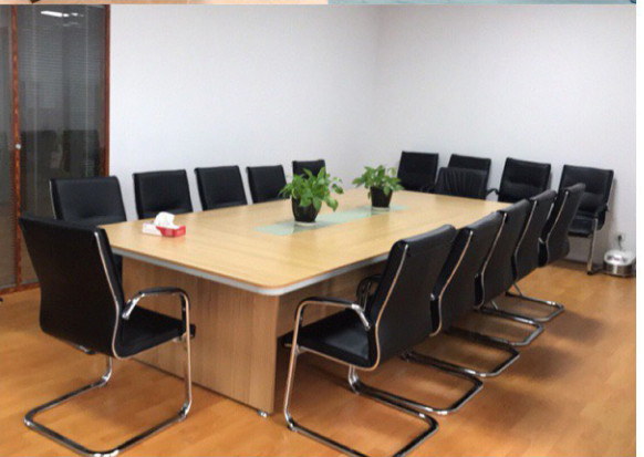 Ghế GĐ chân quỳ da PT018