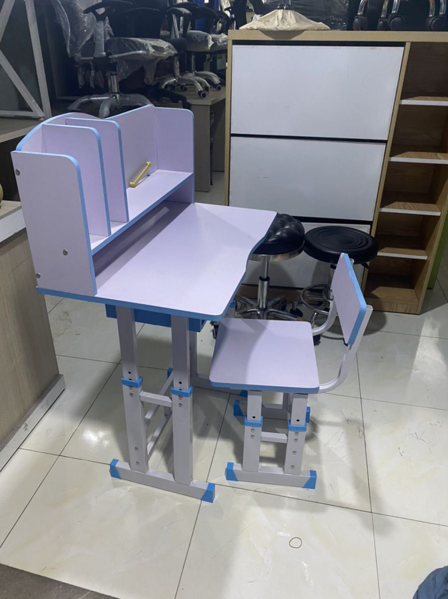 Bộ BÀN HỌC SINH DÀNH CHO TIỂU HỌC CÓ ĐÈN