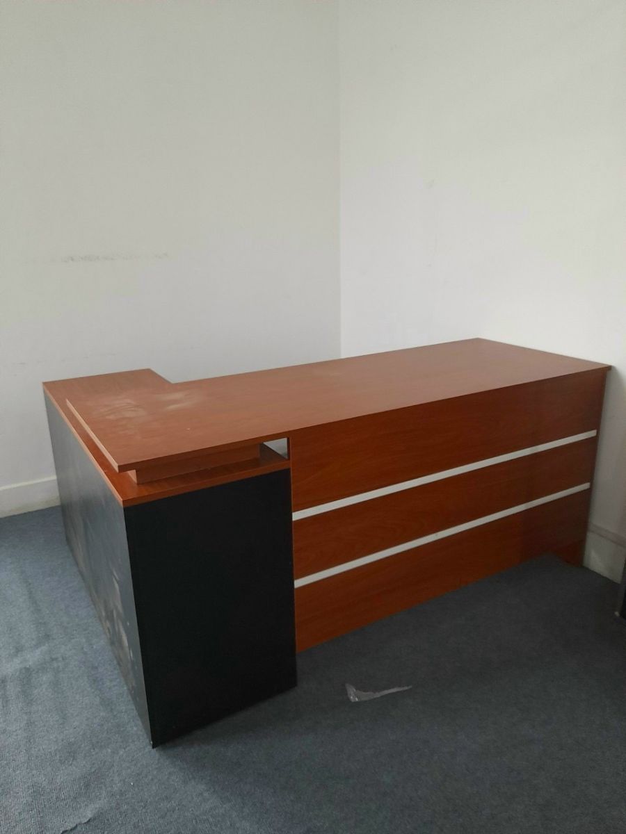 BÀN GIÁM ĐỐC PT110