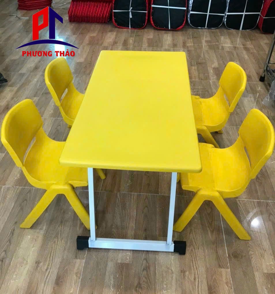 Bàn mầm non chân gấp mặt nhựa