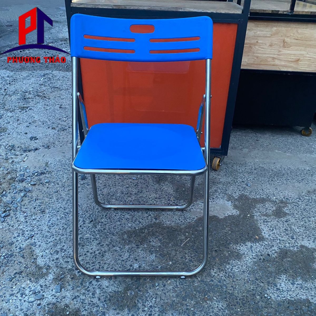 Ghế xếp nhựa tựa lưng 5 lỗ khung inox xanh dương