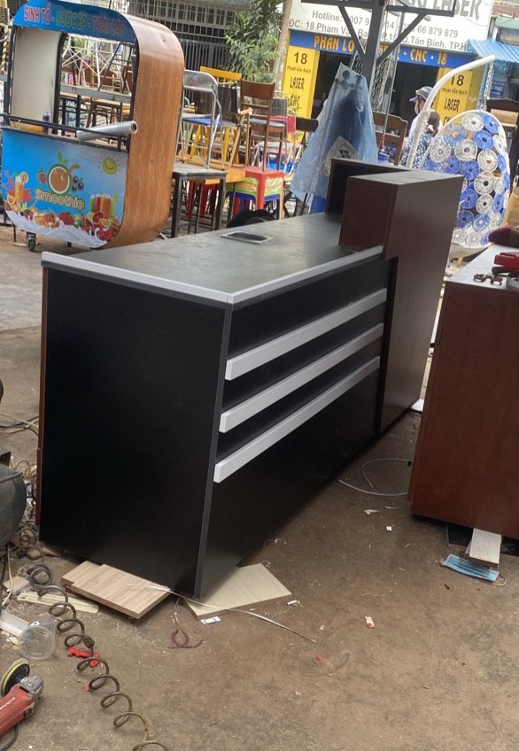 QUẦY LỄ TÂN VĂN PHÒNG BẤT ĐỘNG SẢN NÂU ĐEN 2M