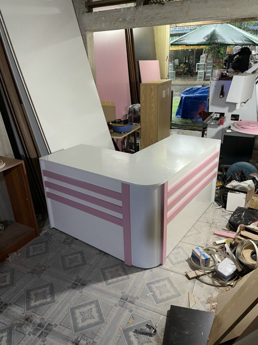 Quầy Lễ Tân Bo Tròn Góc L