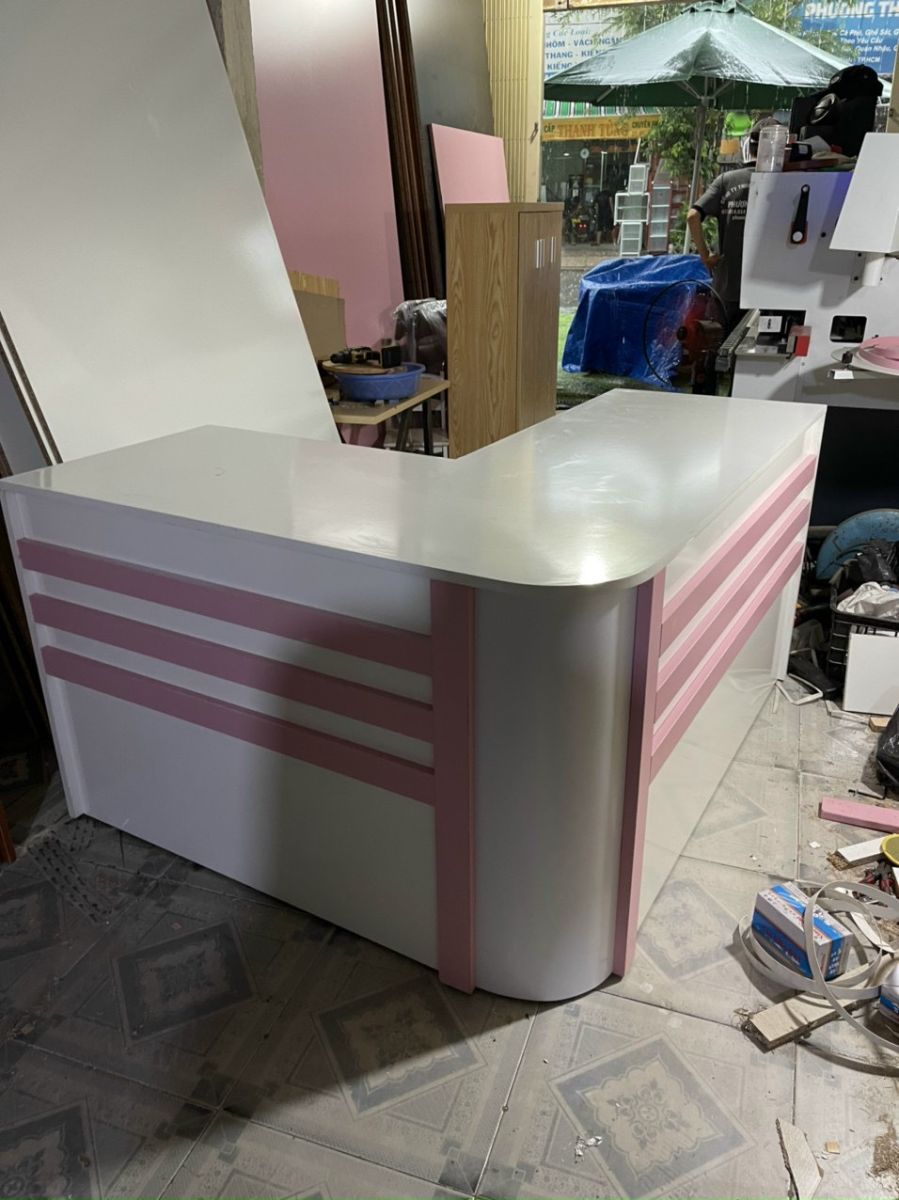 Quầy Lễ Tân Bo Tròn Góc L