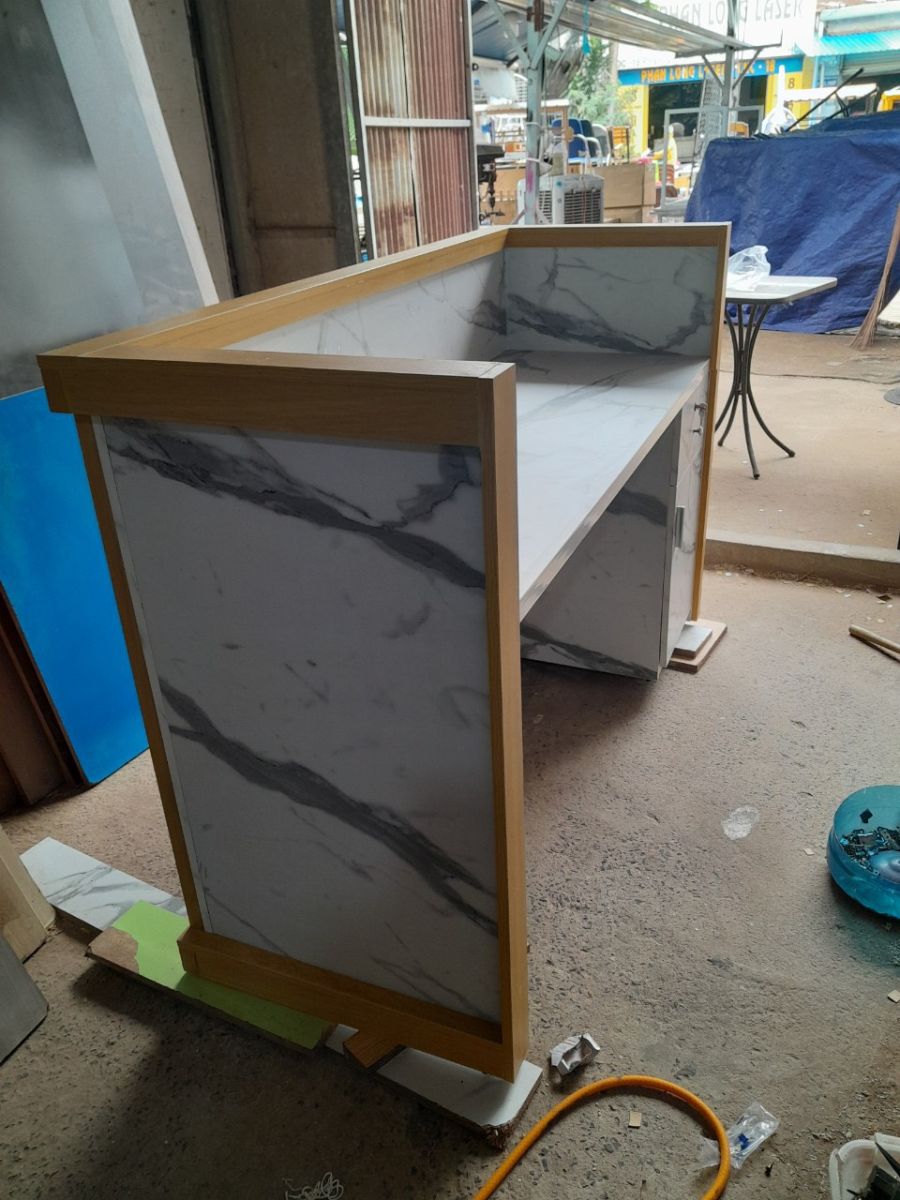 QUẦY LỄ TÂN VĂN PHÒNG NGAN 1M4 CÓ ĐÈN LED