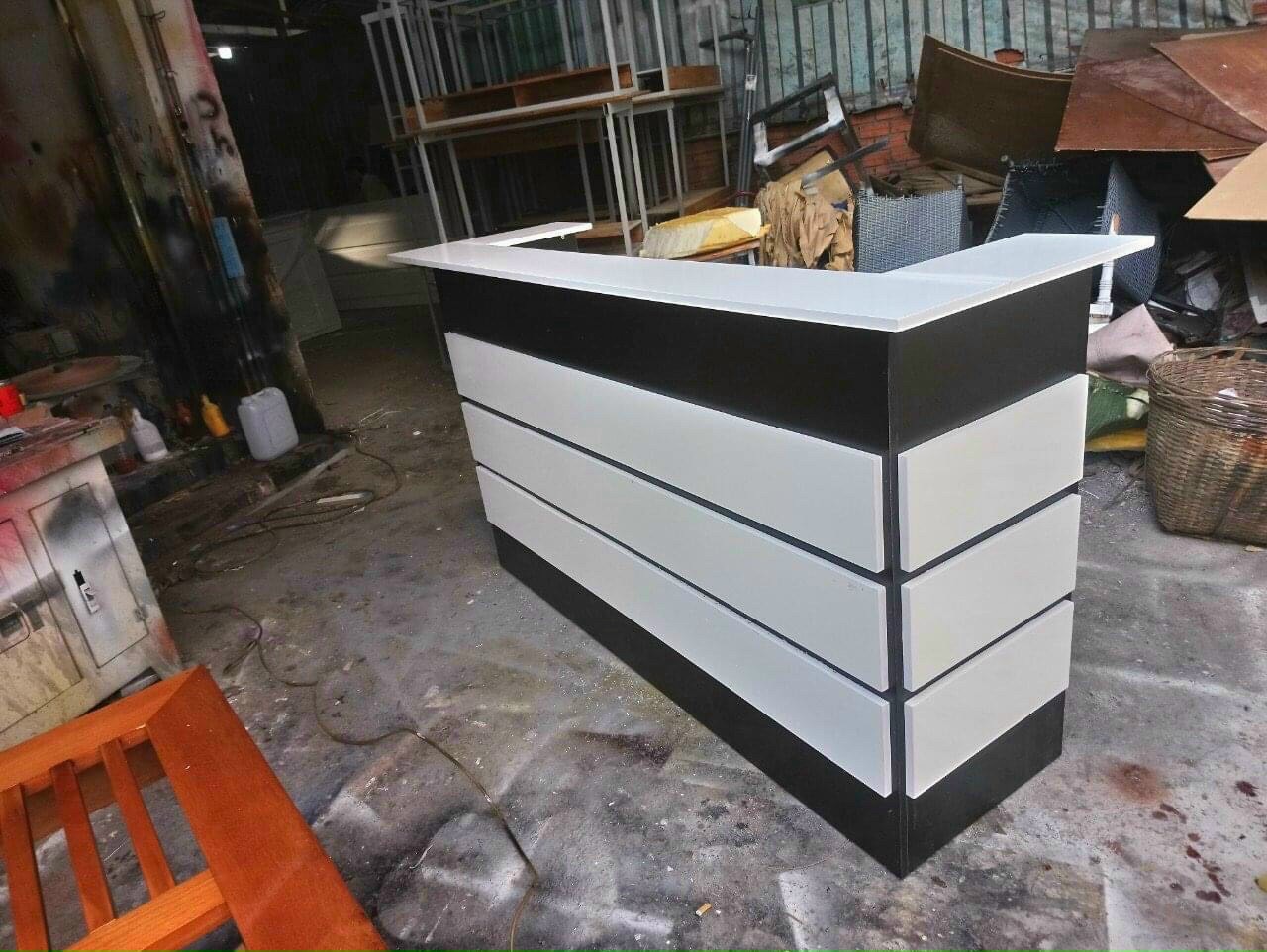 QUẦY LỄ TÂN QLTPT004