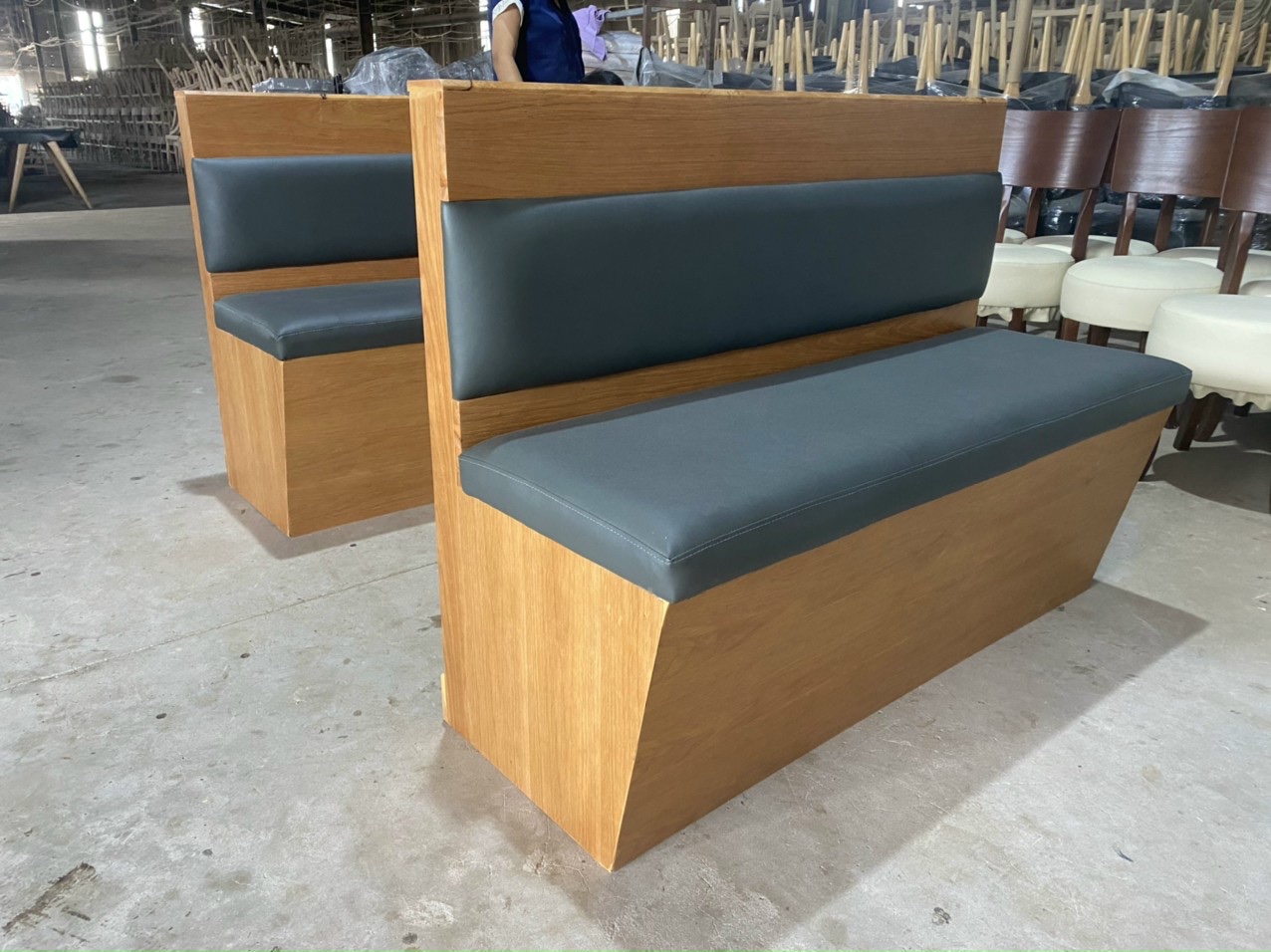 SOFA BĂNG ÁP TƯỜNG CAFE