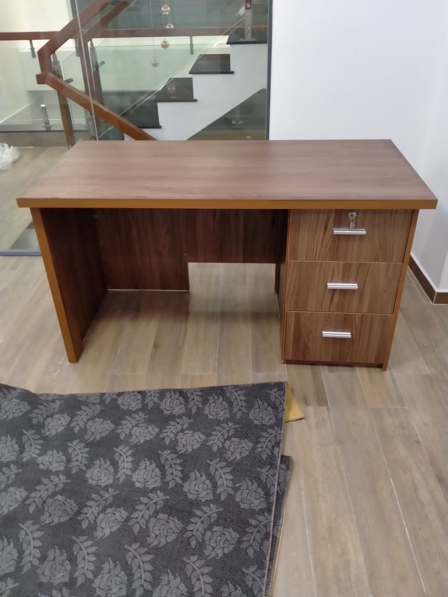 Bàn nhân viên 3 ngăn PT022