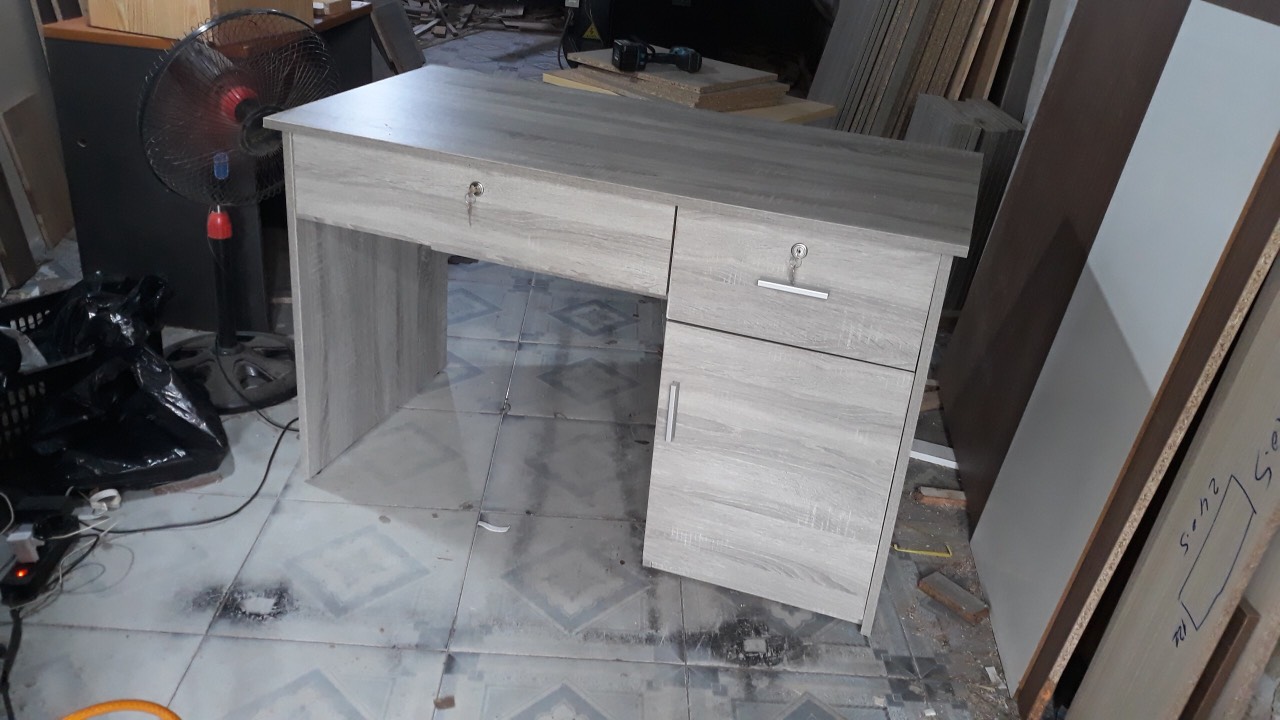 bàn nhân viên 3 ngăn PT024