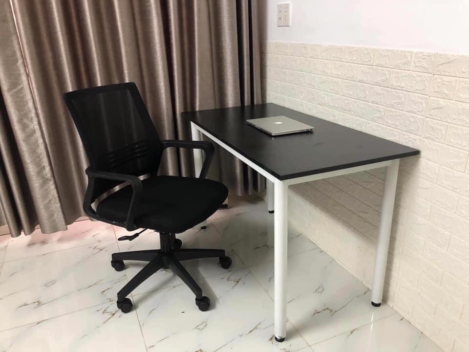 Bộ bàn kèm ghế xoay