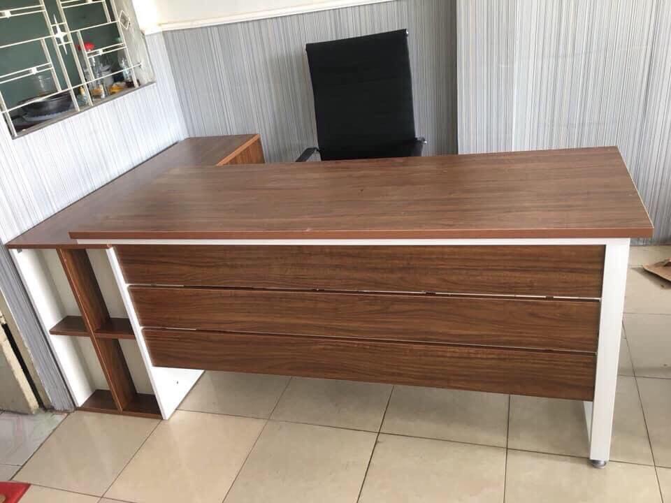 Combo Bàn Ghế Trưởng Phòng PT065