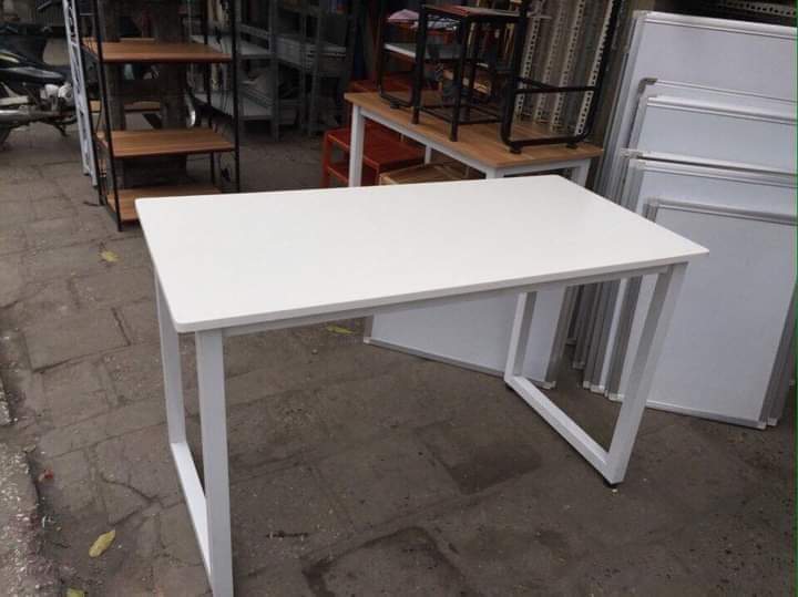 bàn chân chữ U trắng