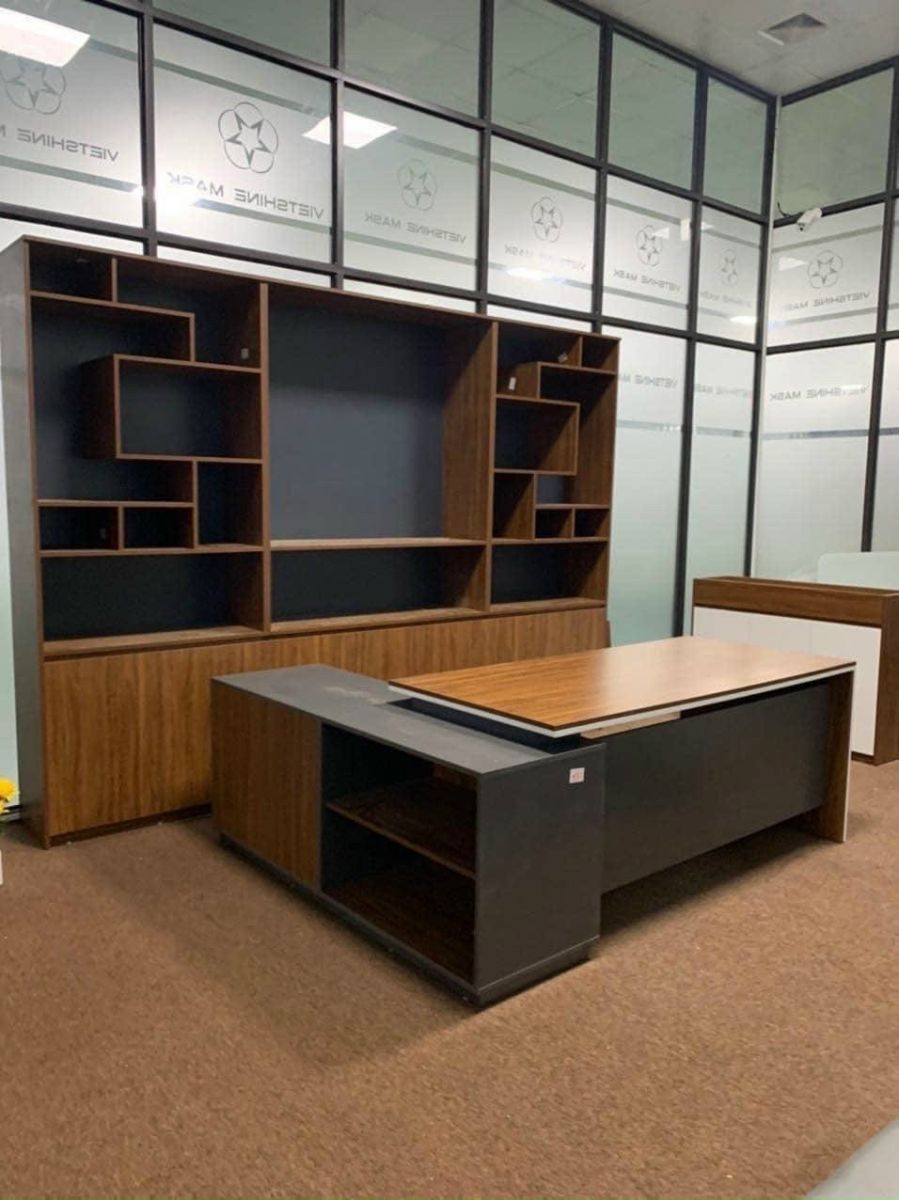 BÀN GIÁM ĐỐC PT111