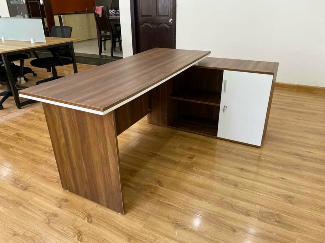 Bàn Trưởng Phòng PT068