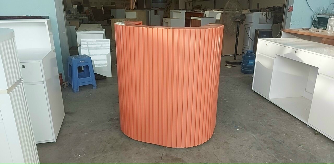 Bàn lễ tân spa bo cong  PT1004