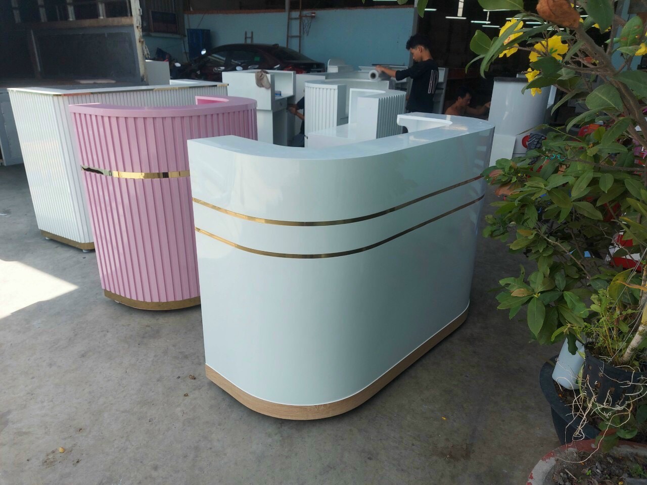 Bàn lễ tân spa bo cong  PT1004