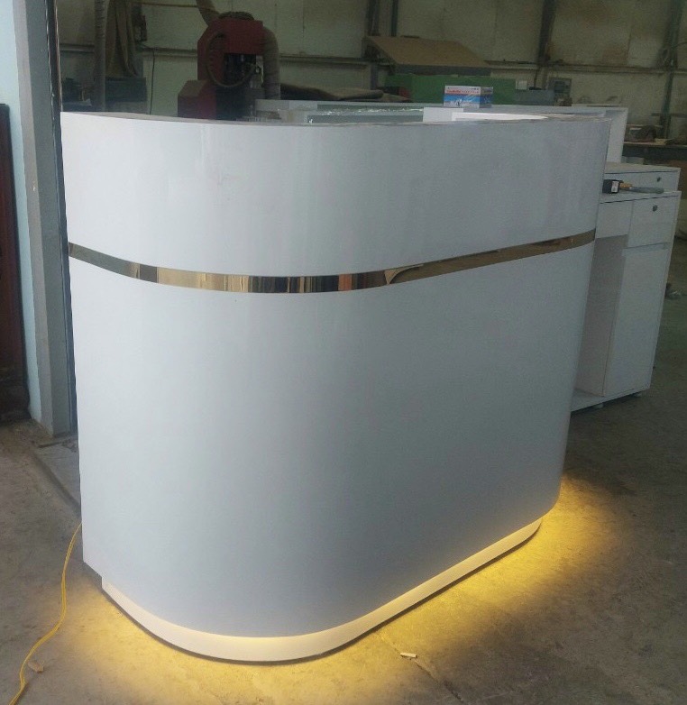 Bàn lễ tân spa bo cong  PT1004