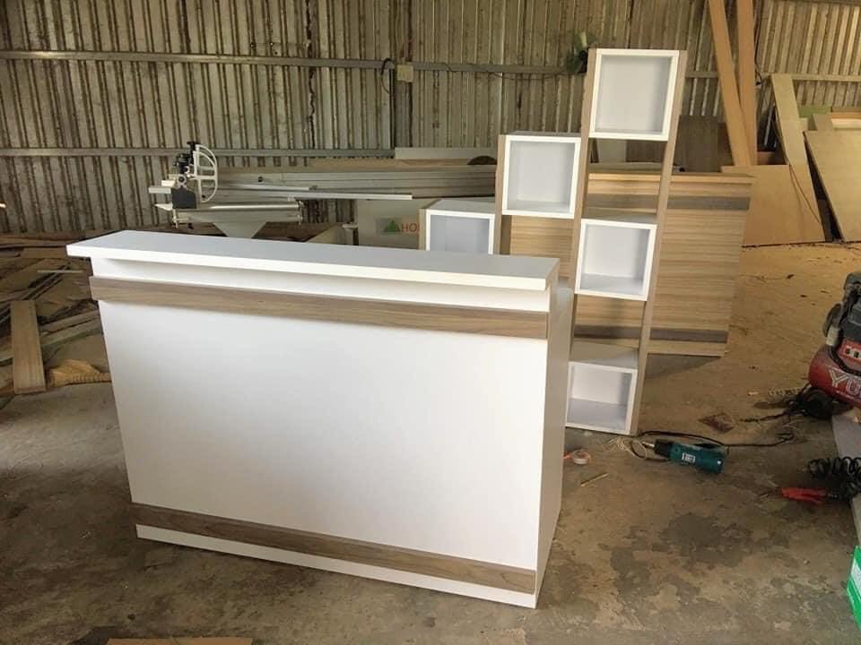 quầy lễ tân gỗ công nghiệp đơn giản PT1033