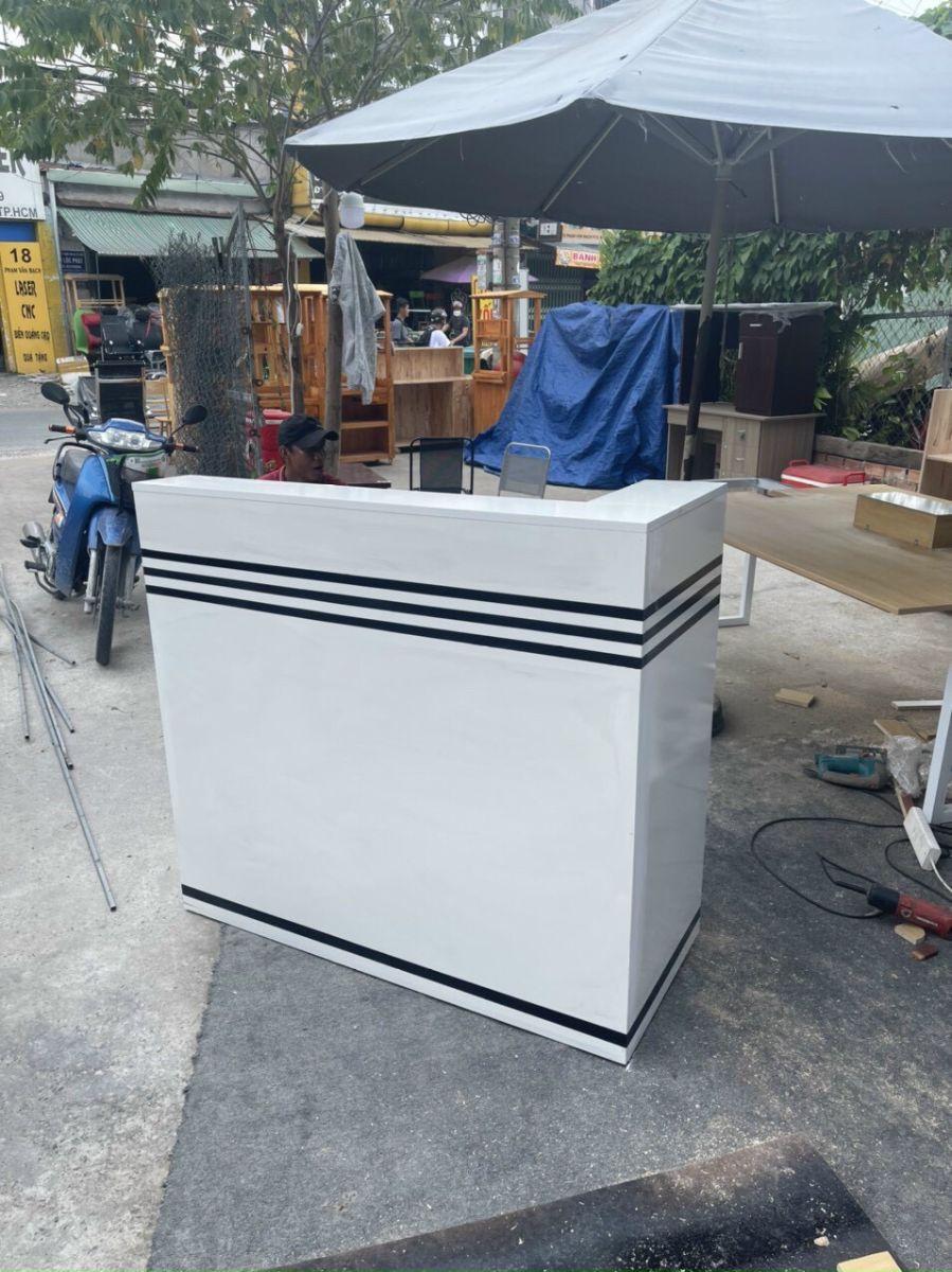 quầy lễ tân gỗ công nghiệp đơn giản PT1033