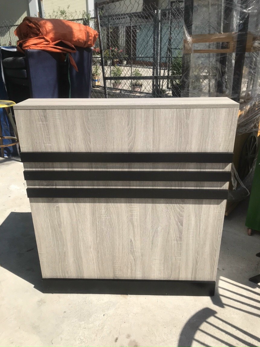 quầy lễ tân gỗ công nghiệp đơn giản PT1033