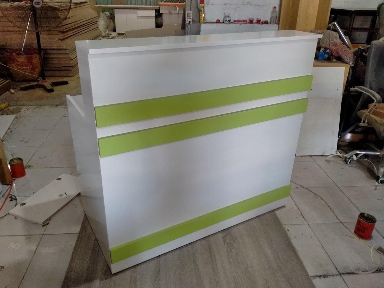 quầy lễ tân gỗ công nghiệp đơn giản PT1033