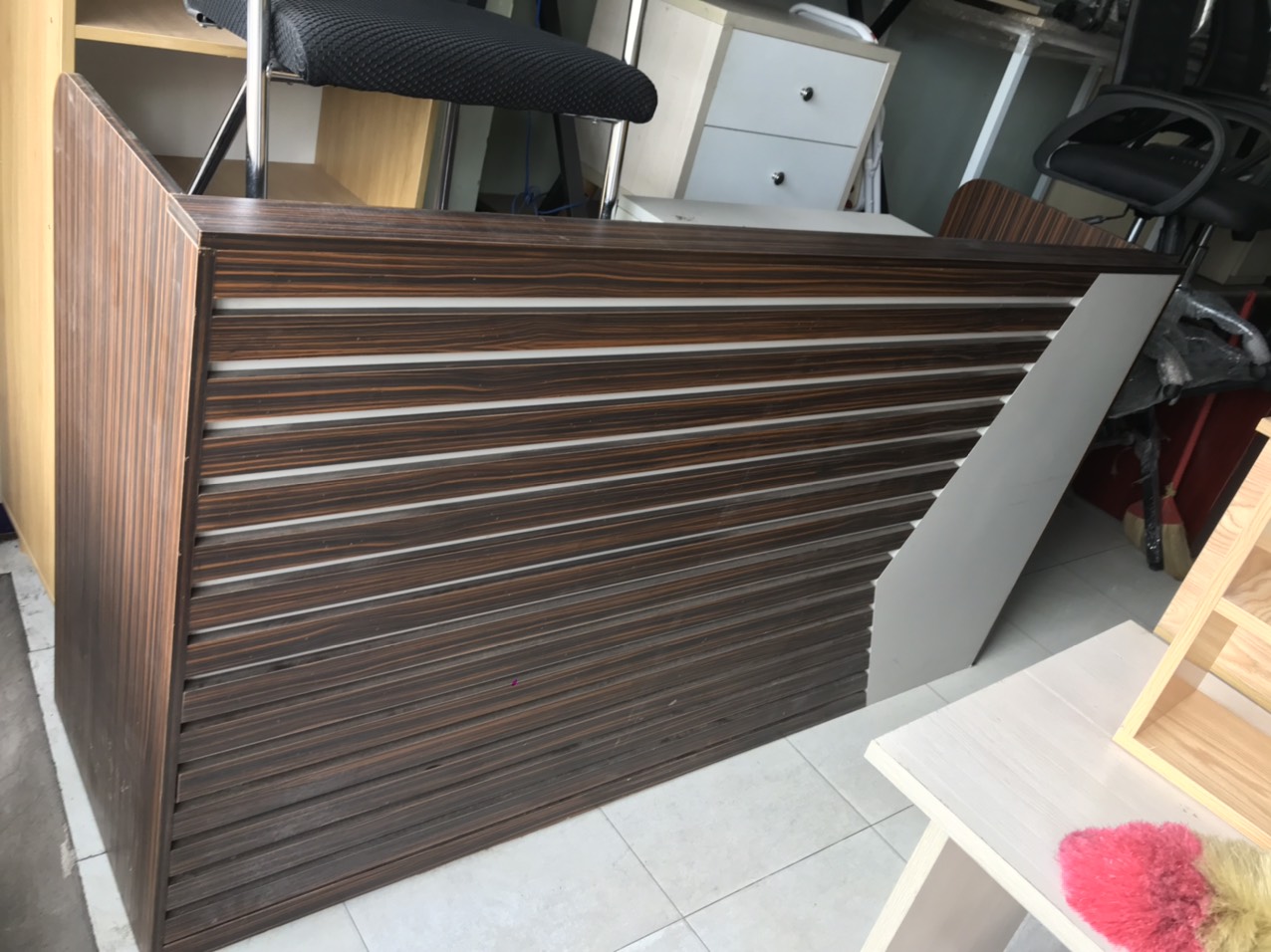 Quầy lễ tân thanh lý mới 80%